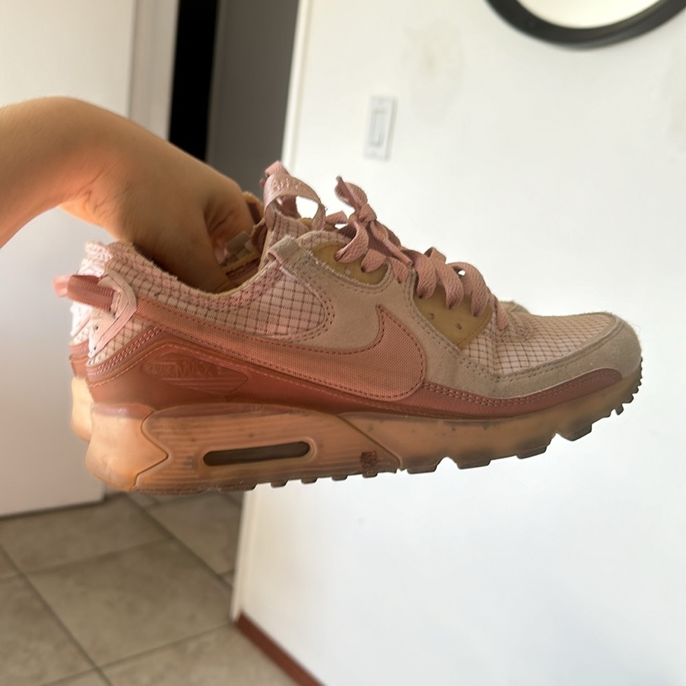 Women’s blush pink Nike air max size 9.5